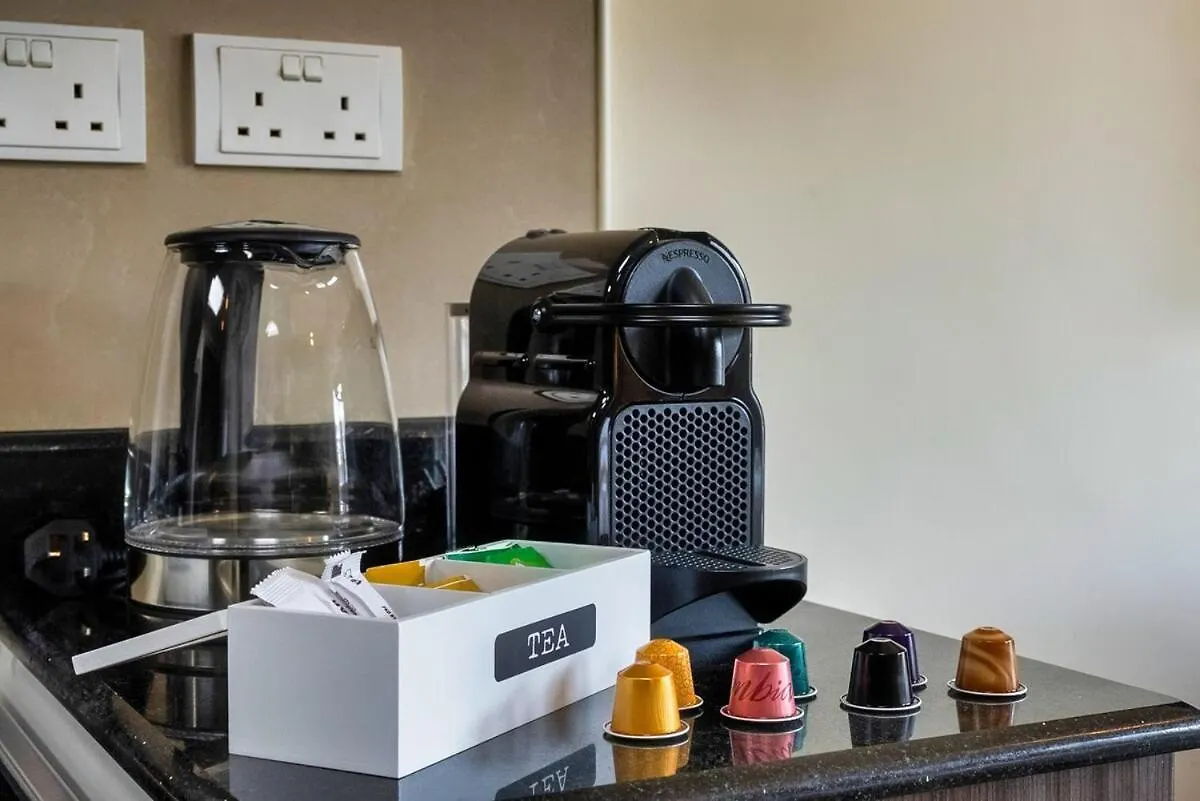 Nature-Themed Stay With 4K Projector Abu Dhabi Apartment