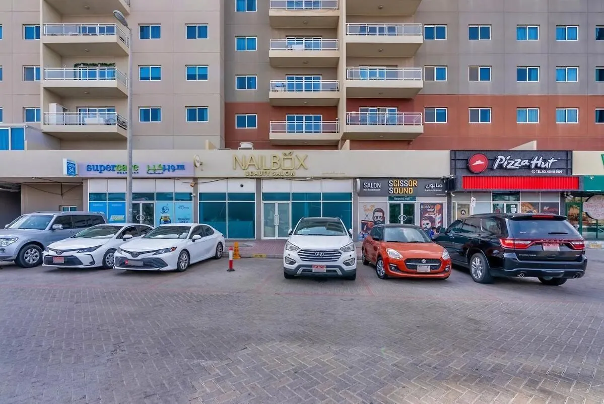 Nature-Themed Stay With 4K Projector Abu Dhabi 0*,  United Arab Emirates